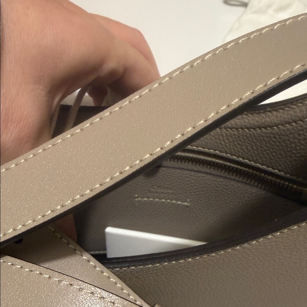 Brand New - Chloe Darryl Handbag - Picture 5 of 6